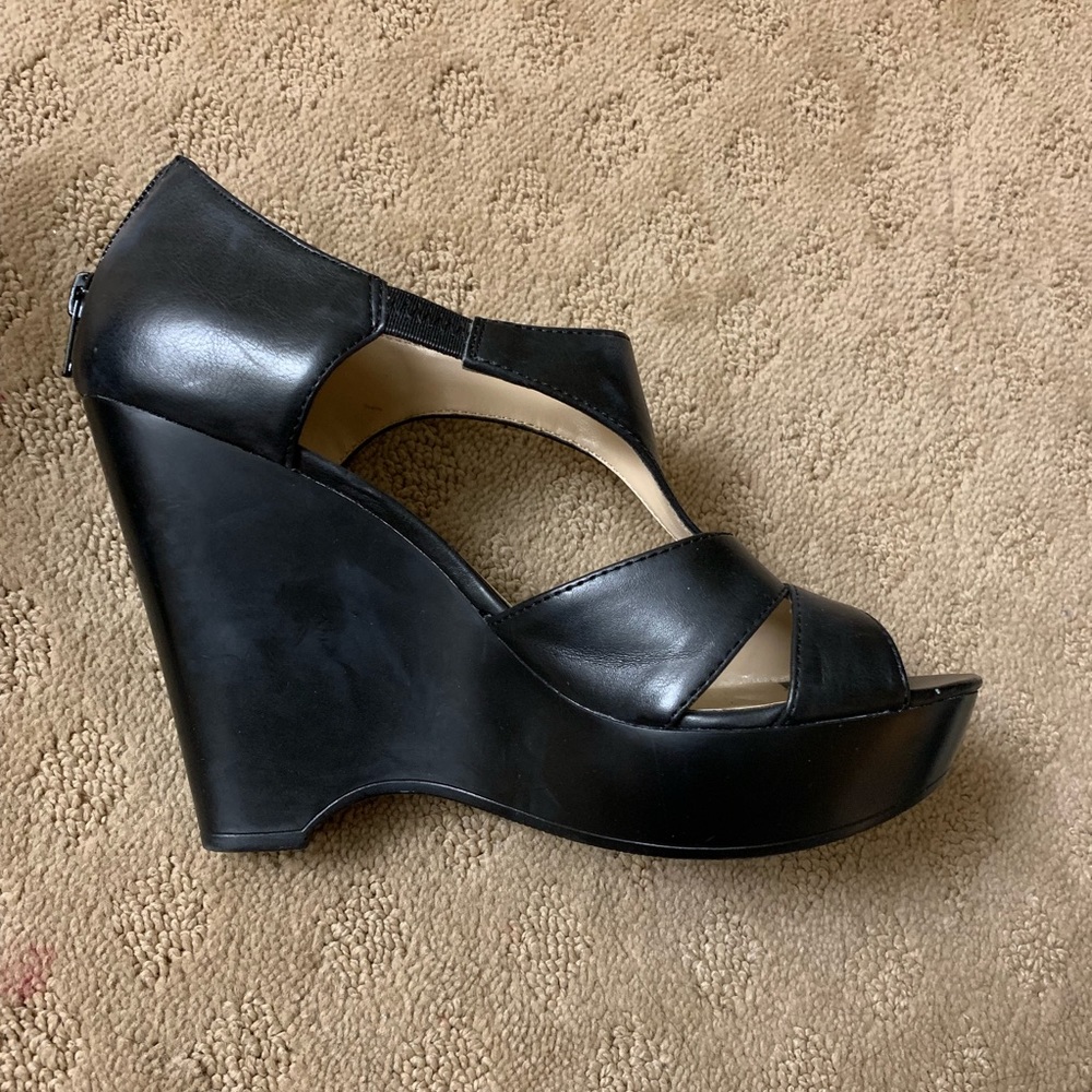 Like new Nine West wedges
